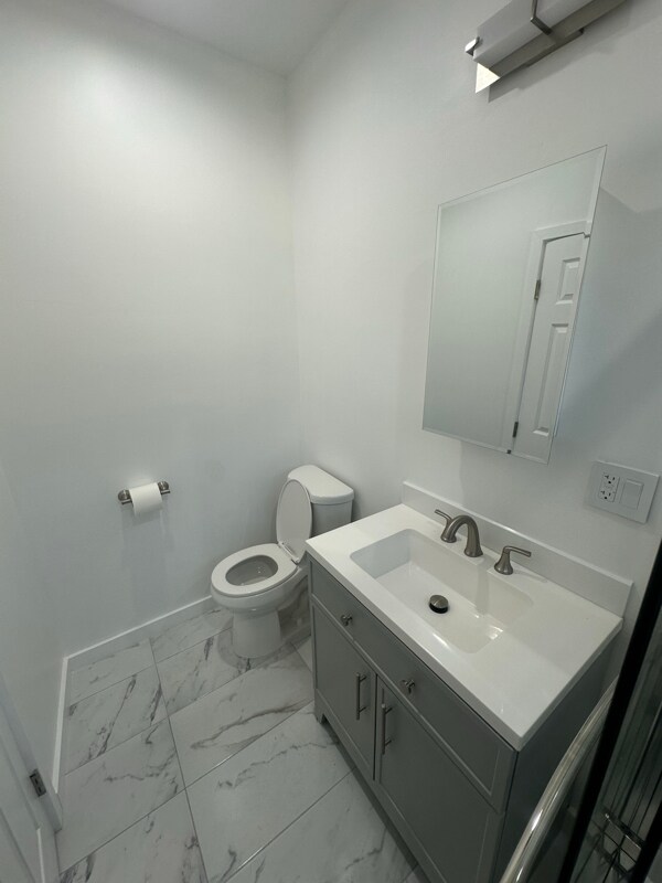 Foto del edificio - 13611 Crewe St