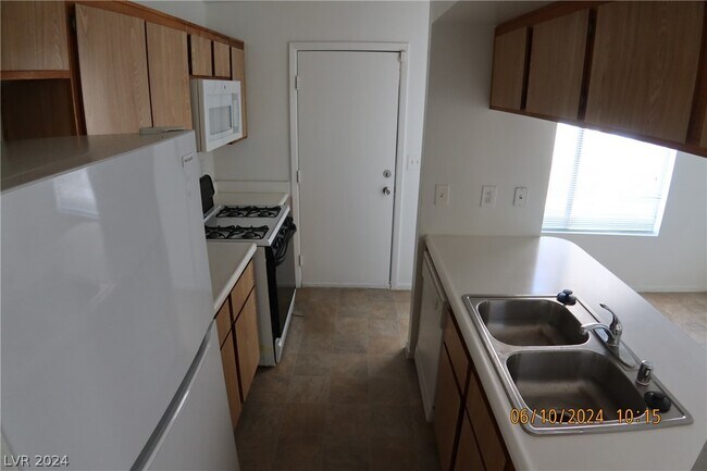 Building Photo - 3737 E Capsule Dr