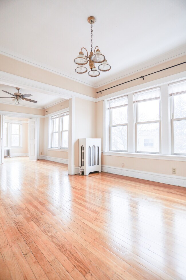 Foto del edificio - 4452 N Damen Ave