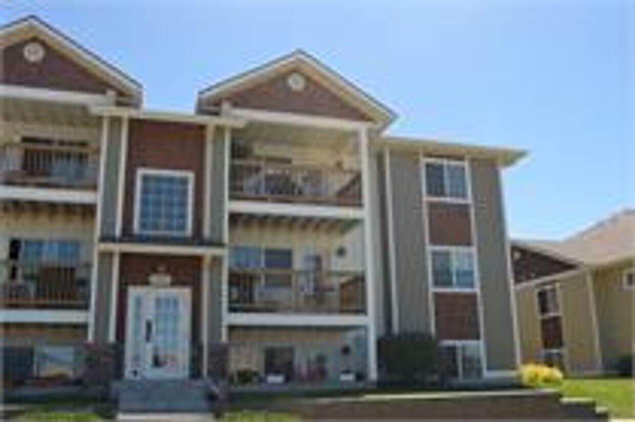 Primary Photo - 2 bedroom 2 bath condo centrally located o...