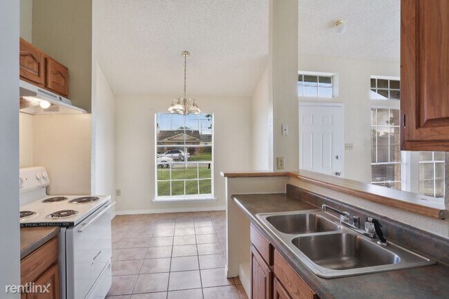 Foto del edificio - 2 br, 2 bath Townhome - 1736 Montbatten Drive