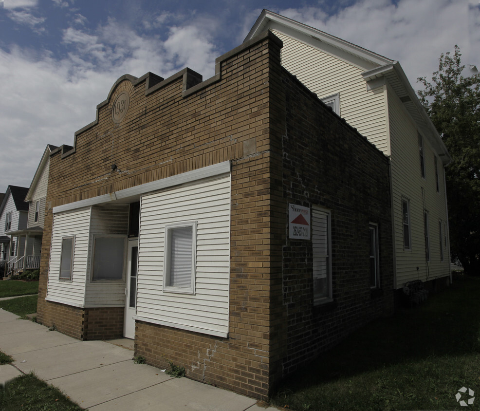 Building Photo - 1808 Racine St