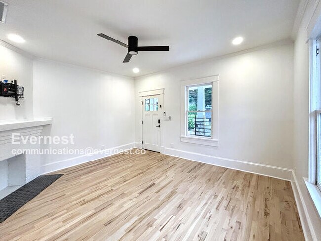 Foto del edificio - 816 Brookline St SW