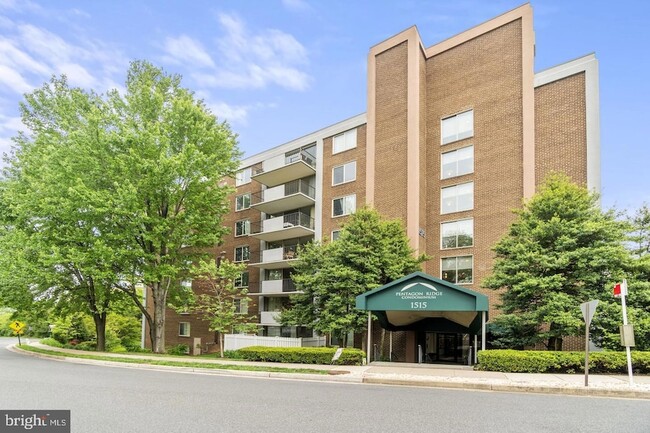 Photo - 1515 S Arlington Ridge Rd Apartment