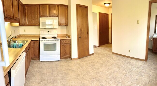 Foto del edificio - 205 Applewood Ln
