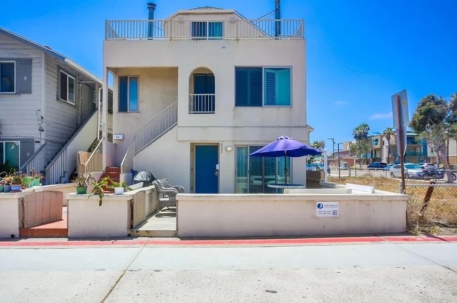 Building Photo - 803 El Carmel Pl