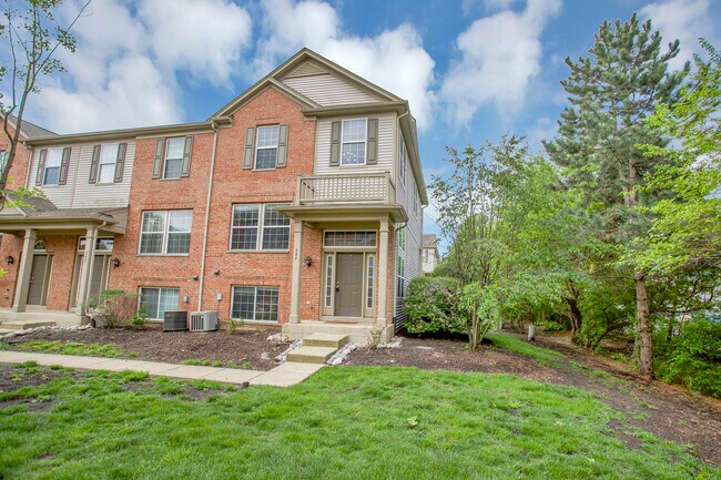Building Photo - 544 Conservatory Ln