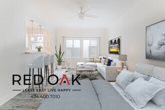 Building Photo - 121 N Kenmore Ave