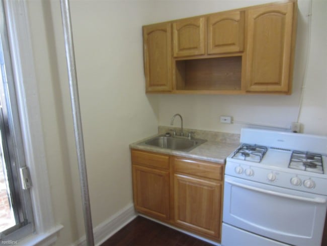 Building Photo - 1042 Bergen St