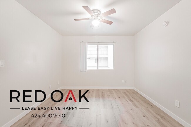 Foto del edificio - 14655 Sylvan St