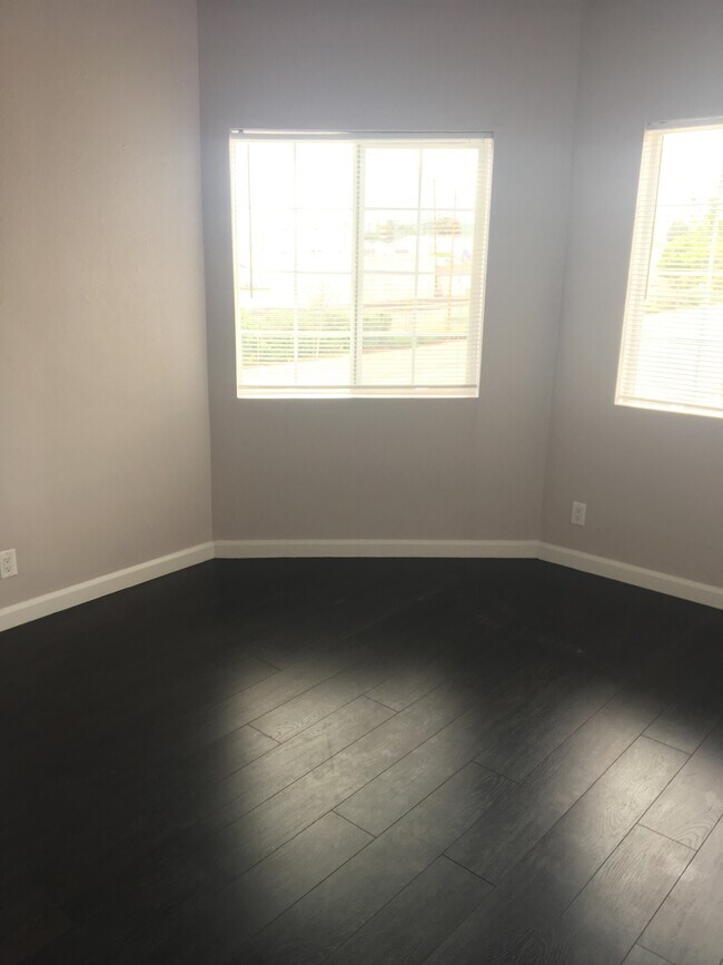 Foto del edificio - 5940 San Fernando Rd