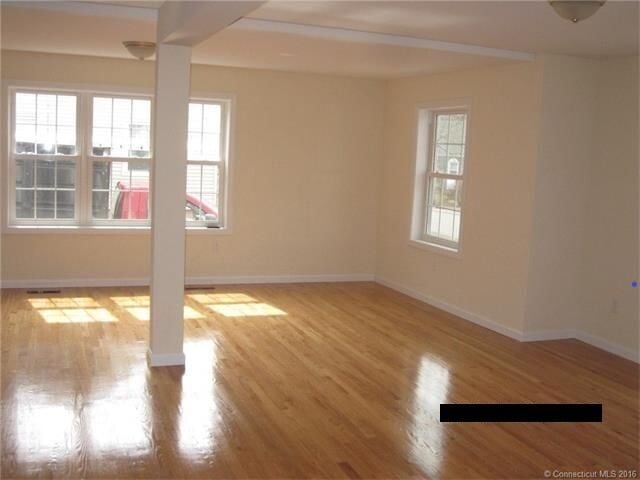 Building Photo - 77 Borrmann Rd