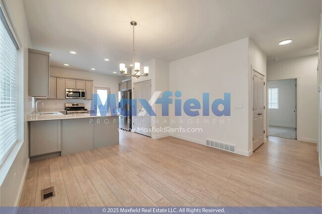 Foto del edificio - 8180 S 8180 W