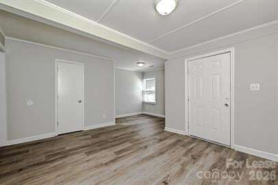 Building Photo - 2649 Roslyn Ave