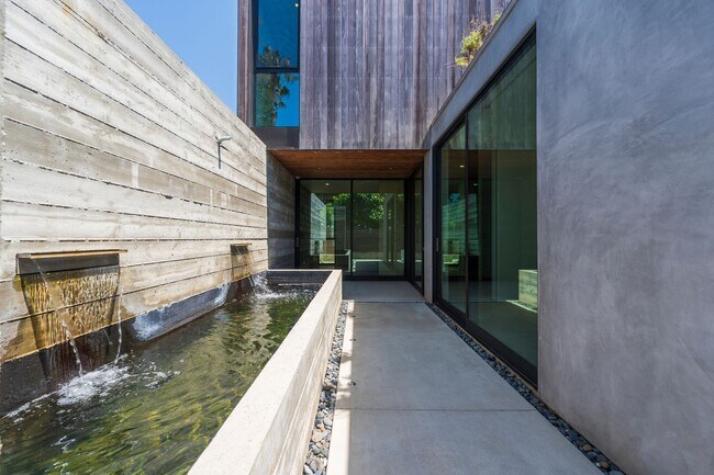 Foto del edificio - Zen House | Award-Winning Architectural Lease in Manhattan Beach
