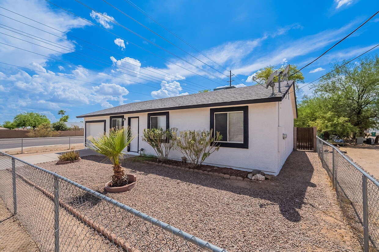 Primary Photo - 402 N 101st Pl