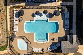 Building Photo - Townhomes at Bridlestone