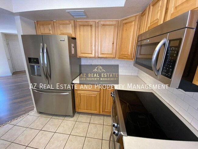 Foto del edificio - 9151 W Greenway Rd