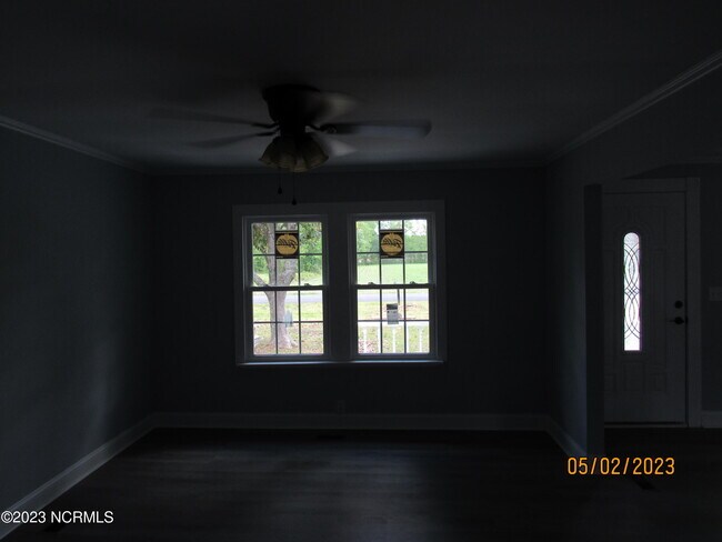 Building Photo - 122 Longview Rd