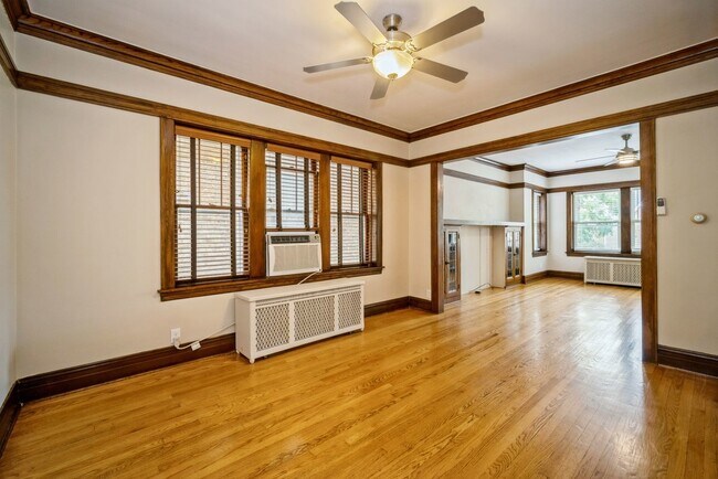 Foto del edificio - 5719 N Meade Ave