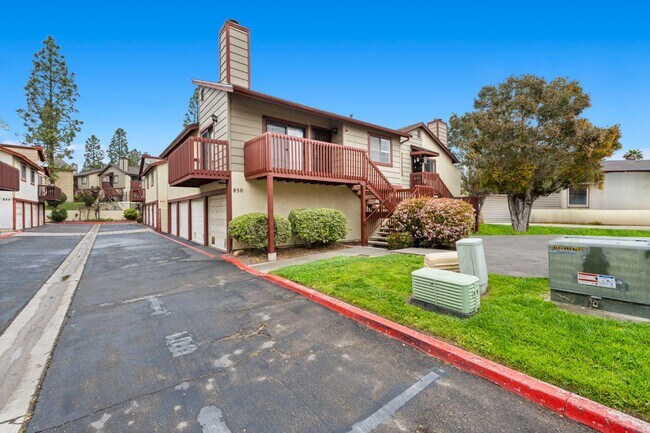 Building Photo - 850 Tamayo Dr