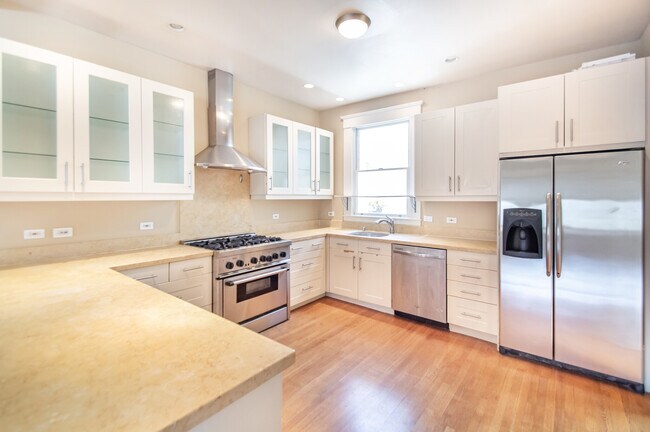 Building Photo - 188 15th Ave