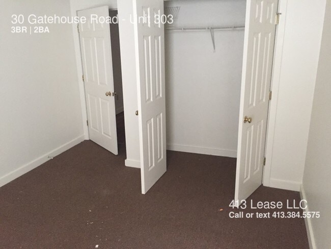 Building Photo - 30 Gatehouse Rd