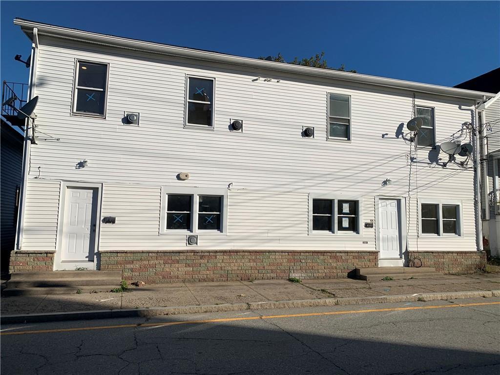 28 Roosevelt St, West Warwick, RI 02893 Room for Rent in West Warwick
