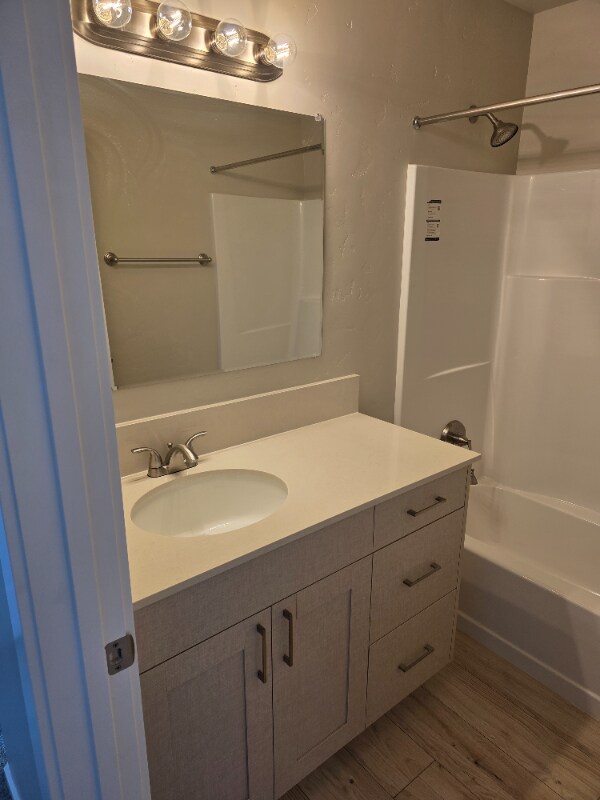 Foto del edificio - 6737 Saxton Ave