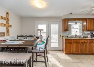 Foto del edificio - 2 br, 1.5 bath House - 10 Leach St Unit B1
