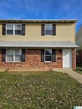 Building Photo - 825 N Ulster St