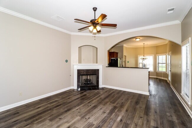 Foto del edificio - 6885 Lagrange Grove Dr