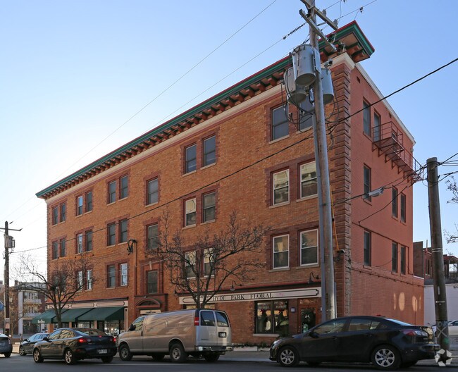 Building Photo - Columbia Square