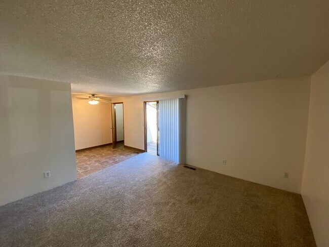 Foto del edificio - 671 Glen Creek Rd NW