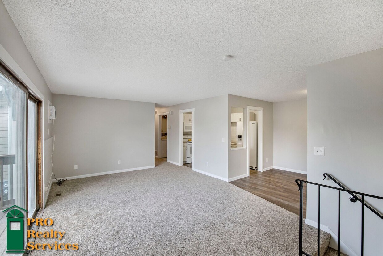 Primary Photo - 2 Bedroom Townhome In Eagan