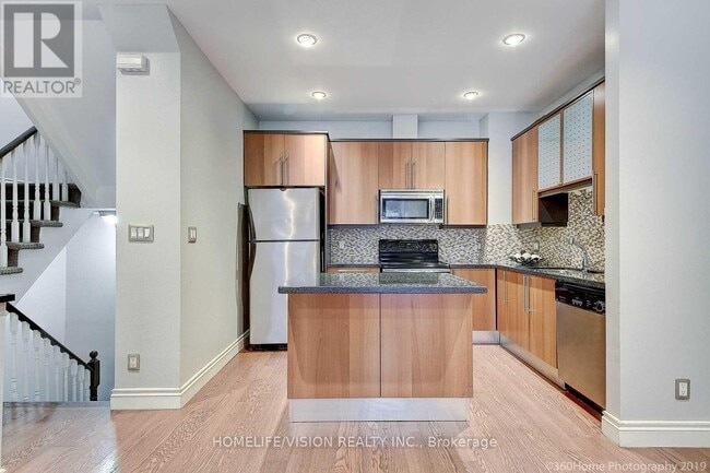 Building Photo - 37-537 Avondale Ave