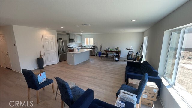 Foto del edificio - 2417 Ellendale Dr