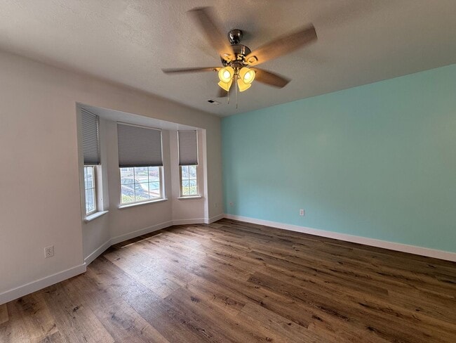 Building Photo - Charming 3-Bedroom Townhome in Springville!