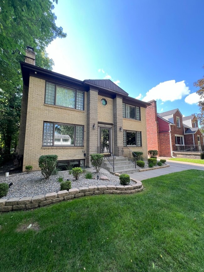 Building Photo - 53 Arlington Rd