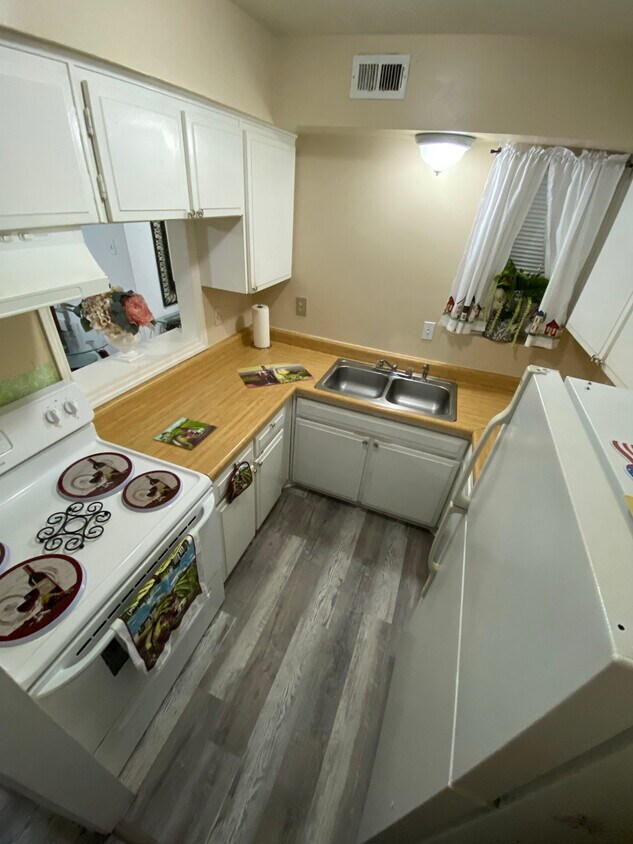 Foto principal - 7900 Westheimer Rd