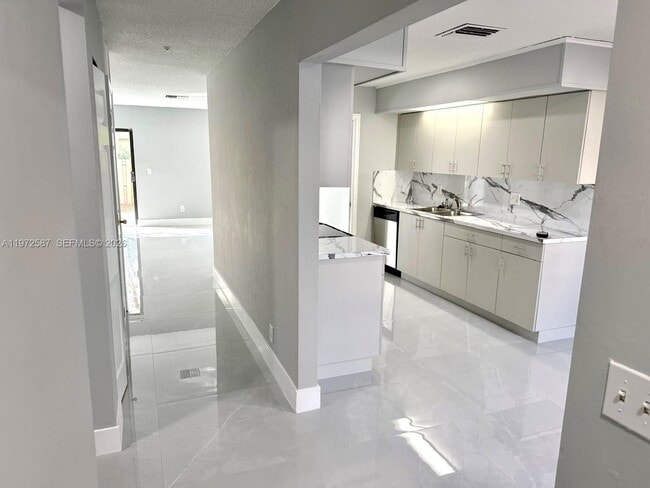 Building Photo - 2700 N 34th Ave