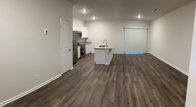 Foto del edificio - 903 Drake Grv Ln