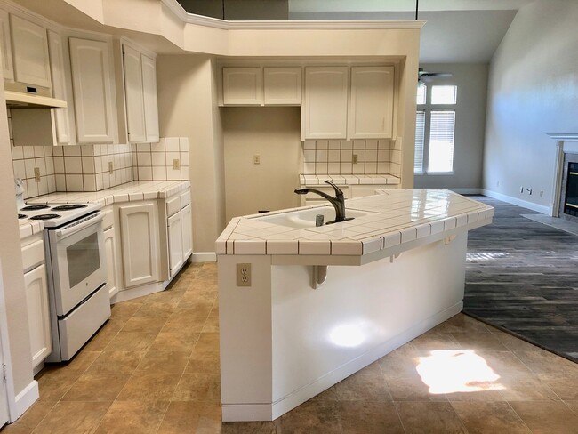 Building Photo - $2,295- Maple & Shepherd 3 Bedroom  - E. J...