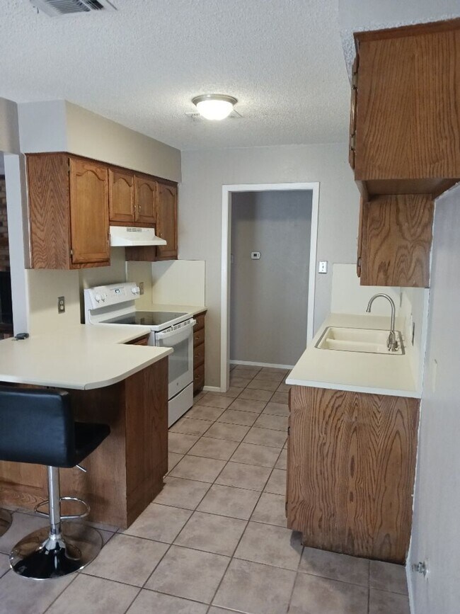 Building Photo - This stylish 3-Bedroom house could be your...