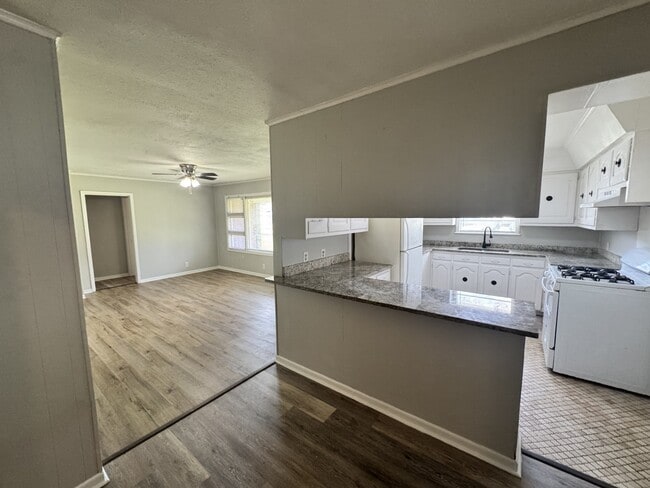 Building Photo - 1506 Arkansas St