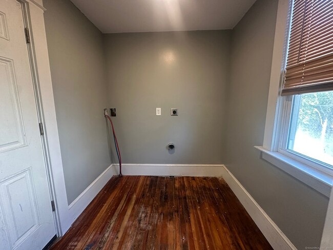 Building Photo - 28 E Pearl St