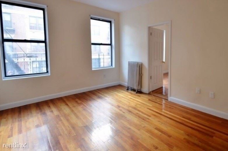 Primary Photo - 1 br, 1 bath Duplex - 135 S Broadway DUPLEX