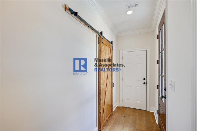 Building Photo - 206 Glen Trail
