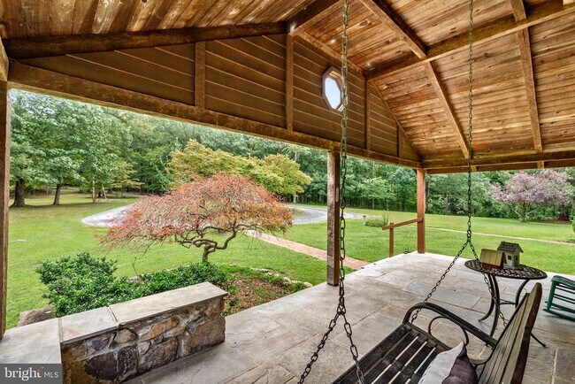 Foto del edificio - 422 Duke Ln