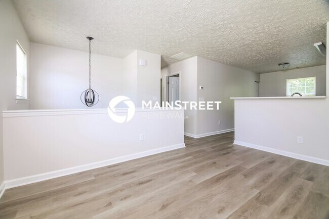 Foto del edificio - 3 Bedroom Pet-Friendly Home in RALEIGH, NC...